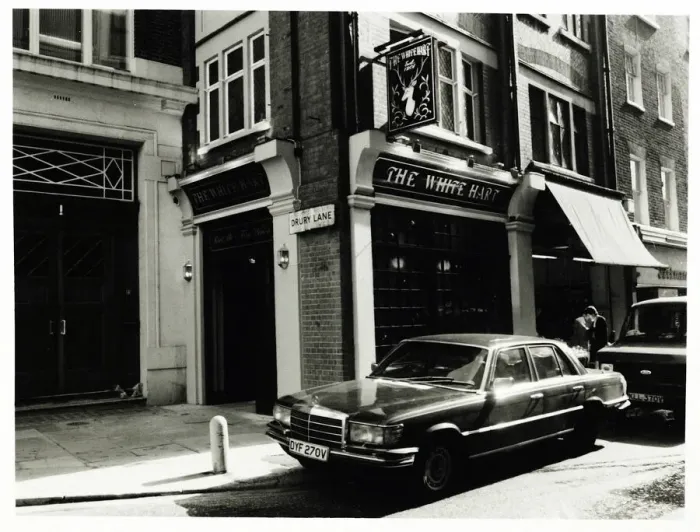 Framed Print : Photograph of White Hart PH, Holborn, London Framed Print : Photograph of White Hart PH, Holborn, London
