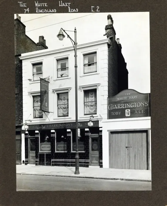 Framed Print : Photograph of White Hart PH, Kingsland, London Framed Print : Photograph of White Hart PH, Kingsland, London