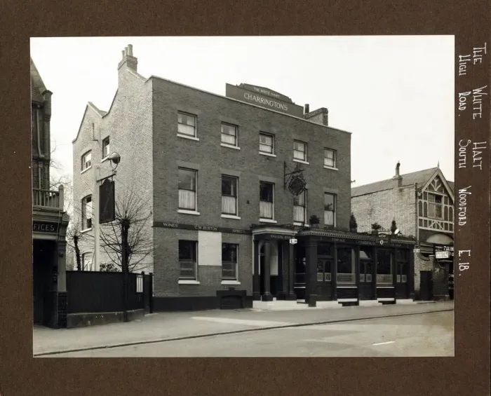 Framed Print : Photograph of White Hart PH, South Woodford, London Framed Print : Photograph of White Hart PH, South Woodford, London