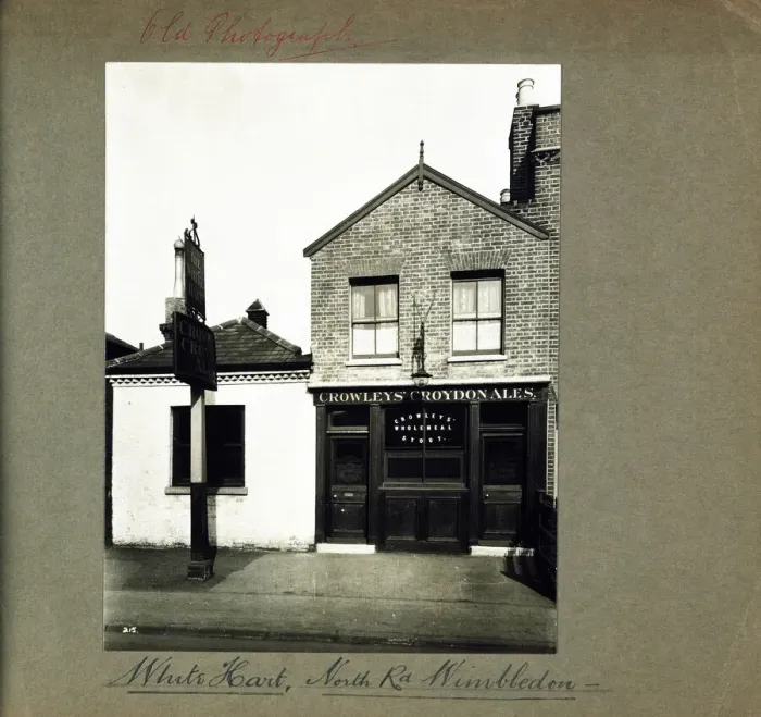 Framed Print : Photograph of White Hart PH, Wimbledon (Old), London Framed Print : Photograph of White Hart PH, Wimbledon (Old), London