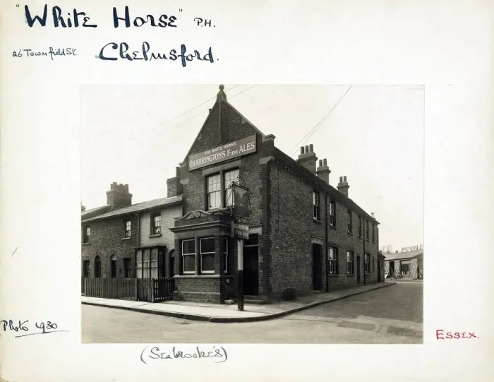 Framed Print : Photograph of White Horse PH, Chelmsford, Essex Framed Print : Photograph of White Horse PH, Chelmsford, Essex