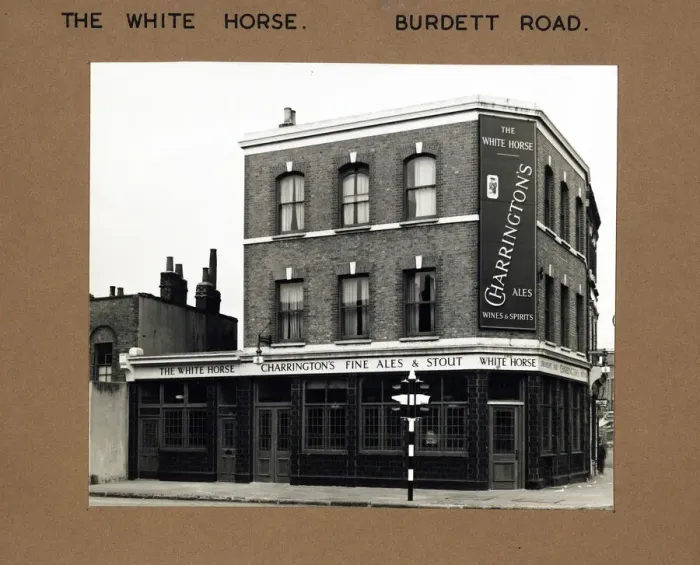 Framed Print : Photograph of White Horse PH, Mile End, London Framed Print : Photograph of White Horse PH, Mile End, London
