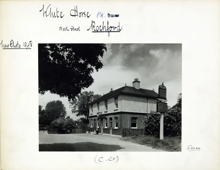 Framed Print : Photograph of White Horse PH, Rochford, Essex Framed Print : Photograph of White Horse PH, Rochford, Essex