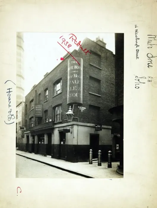 Framed Print : Photograph of White Horse PH, Soho (Old), London Framed Print : Photograph of White Horse PH, Soho (Old), London