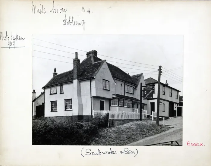 Framed Print : Photograph of White Lion PH, Fobbing, Essex