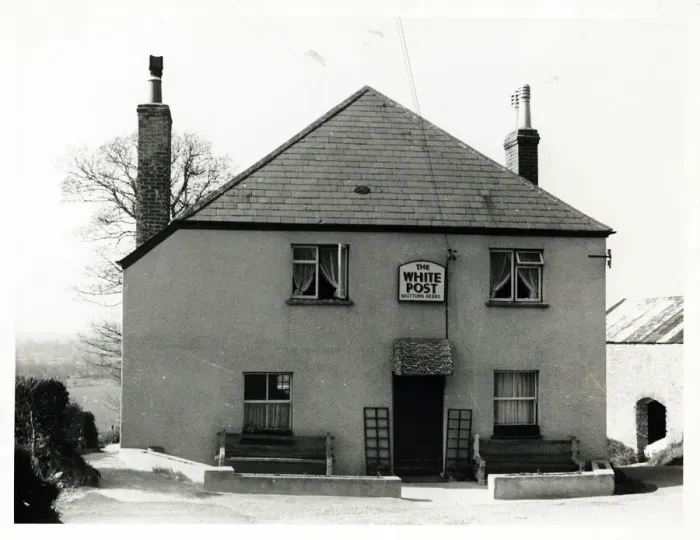 Framed Print : Photograph of White Post PH, Yeovil, Somerset Framed Print : Photograph of White Post PH, Yeovil, Somerset