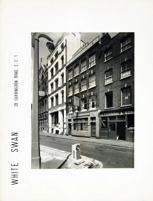 Framed Print : Photograph of White Swan PH, Clerkenwell, London Framed Print : Photograph of White Swan PH, Clerkenwell, London