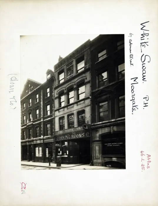 Framed Print : Photograph of White Swan PH, Moorgate, London Framed Print : Photograph of White Swan PH, Moorgate, London