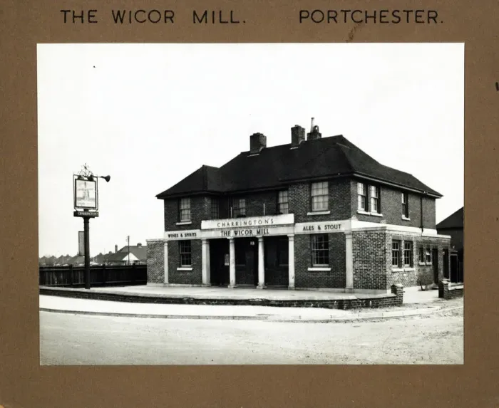 Framed Print : Photograph of Wicor Mill PH, Porchester, Hampshire Framed Print : Photograph of Wicor Mill PH, Porchester, Hampshire