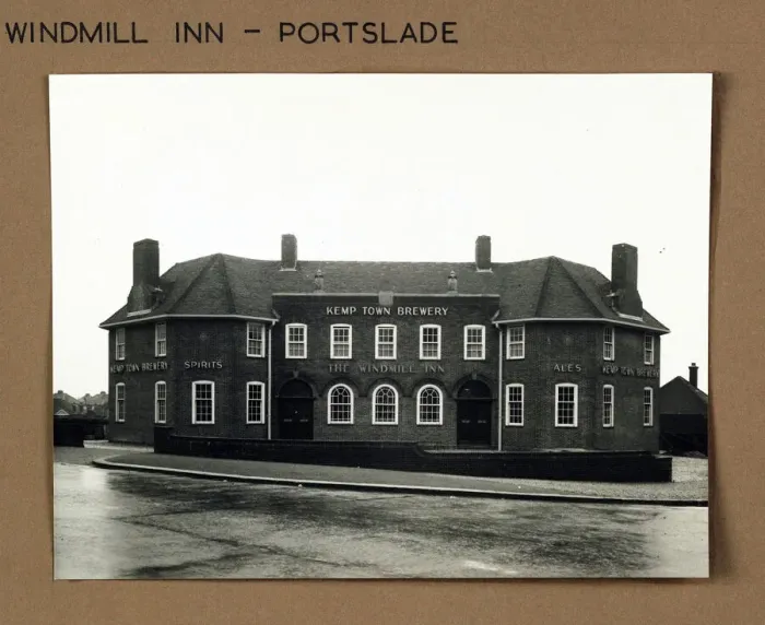 Framed Print : Photograph of Windmill Inn, Portslade, Sussex Framed Print : Photograph of Windmill Inn, Portslade, Sussex