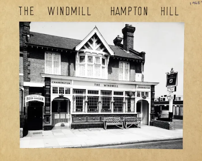 Framed Print : Photograph of Windmill PH, Hampton Hill, Greater London Framed Print : Photograph of Windmill PH, Hampton Hill, Greater London