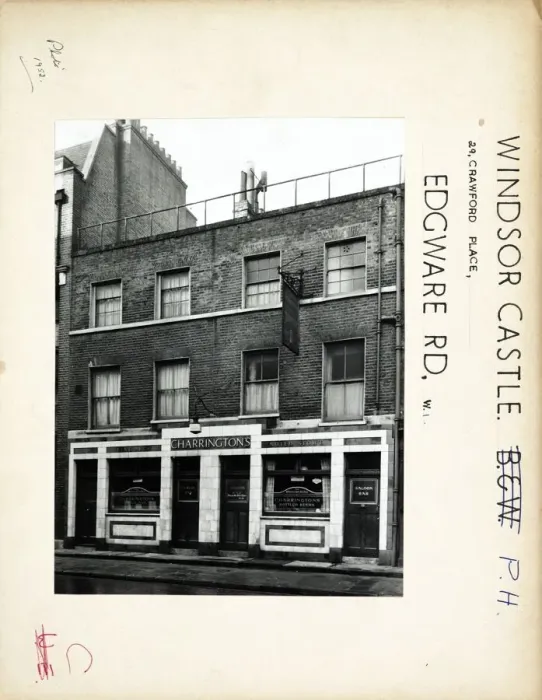 Framed Print : Photograph of Windsor Castle PH, Edgware Road, London Framed Print : Photograph of Windsor Castle PH, Edgware Road, London