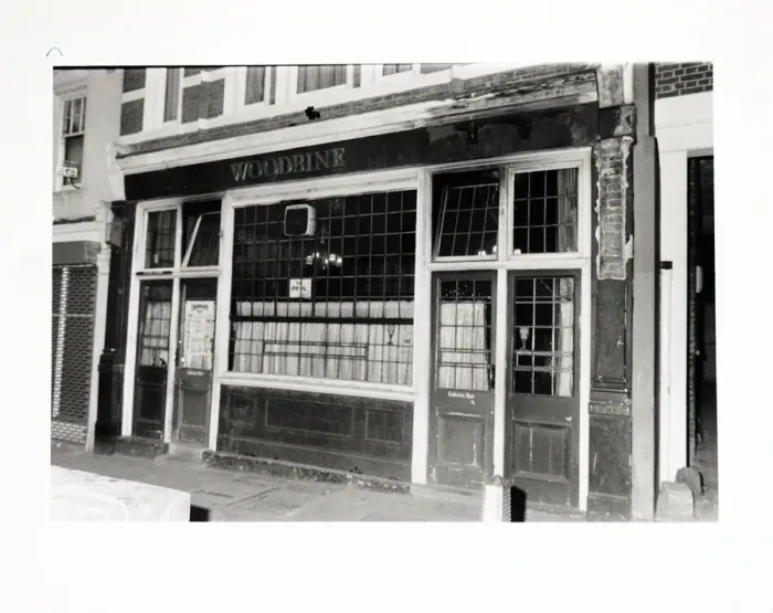 Framed Print : Photograph of Woodbine PH, Highbury, London Framed Print : Photograph of Woodbine PH, Highbury, London