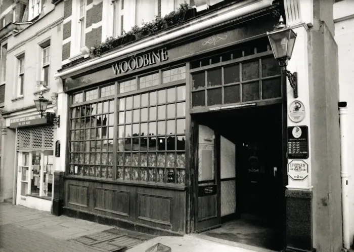 Framed Print : Photograph of Woodbine PH, Highbury, London Framed Print : Photograph of Woodbine PH, Highbury, London