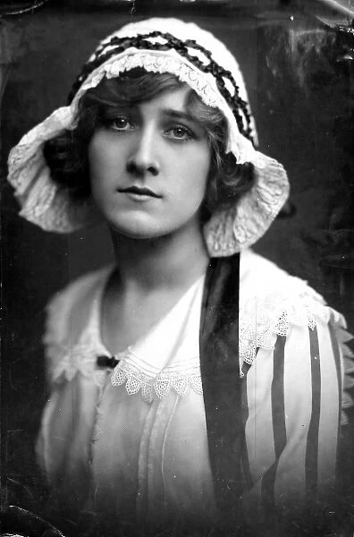 Phyllis Dare, c. 1910