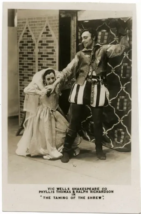Framed Print : Phyllis Thomas & Ralph Richardson as Katherine & Petruchio Framed Print : Phyllis Thomas & Ralph Richardson as Katherine & Petruchio