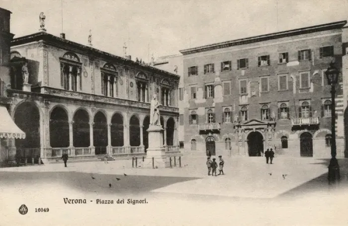 Framed Print : Piazza dei Signori with the monument to Dante, Verona Framed Print : Piazza dei Signori with the monument to Dante, Verona