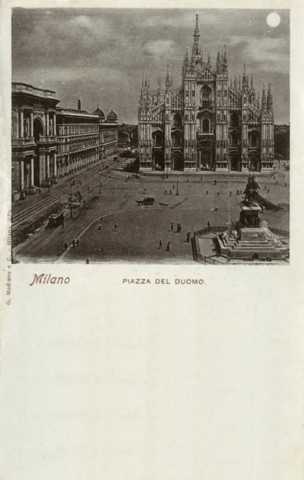 Framed Print : Piazza del Duomo - Milan, Italy Framed Print : Piazza del Duomo - Milan, Italy