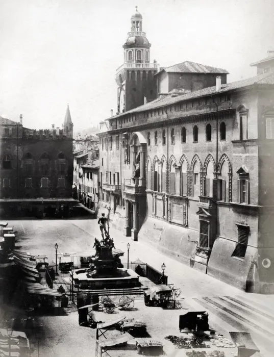 Framed Print : Piazza Maggiore, Bologna, italy Framed Print : Piazza Maggiore, Bologna, italy