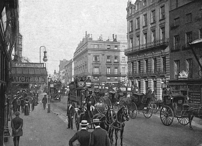 Framed Print : PICCADILLY Framed Print : PICCADILLY