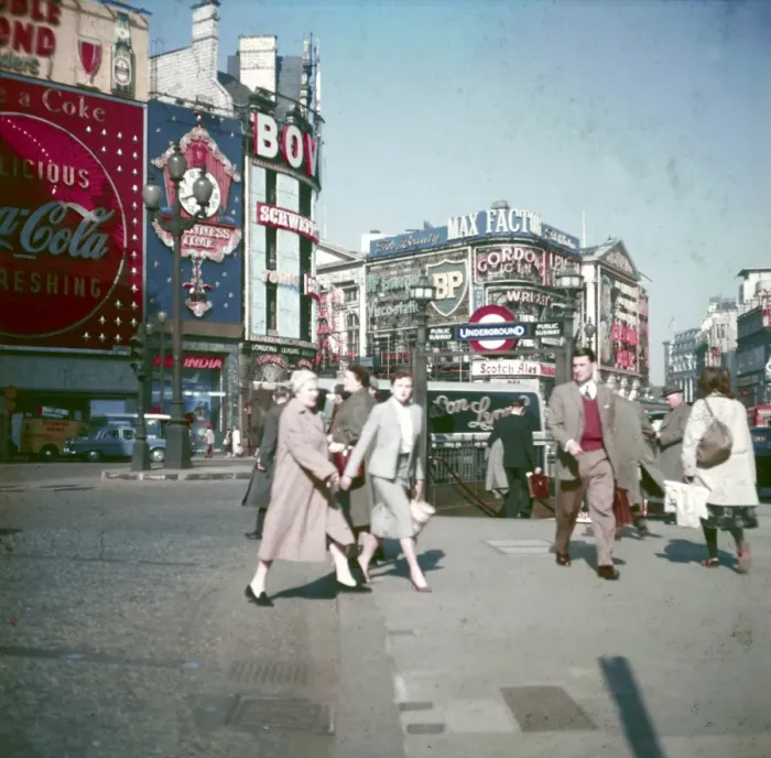 Framed Print : Piccadilly 1950S Framed Print : Piccadilly 1950S
