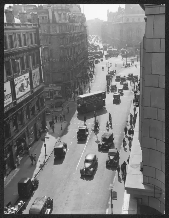 Framed Print : Piccadilly Circus 1930S Framed Print : Piccadilly Circus 1930S