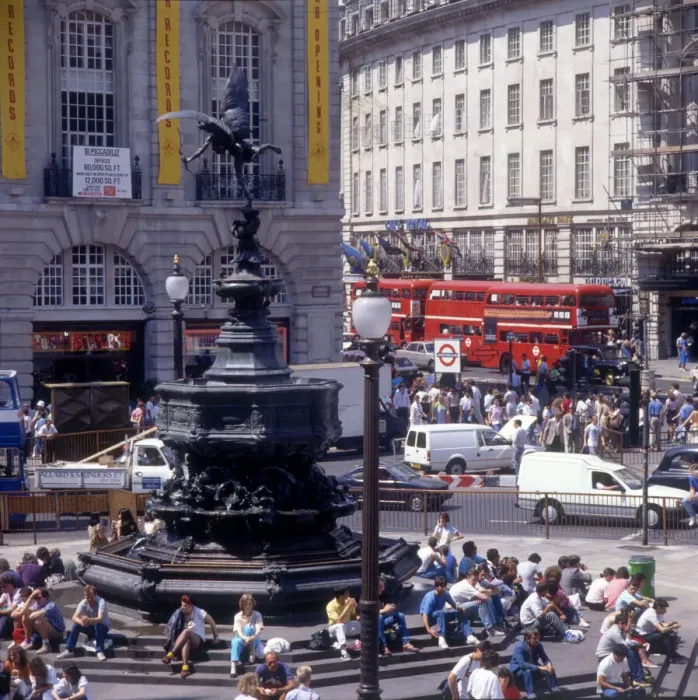 Framed Print : Piccadilly Circus, London Framed Print : Piccadilly Circus, London