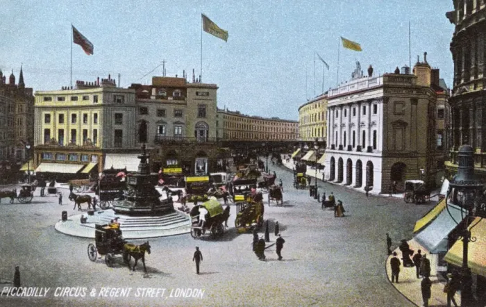 Framed Print : Piccadilly Circus, London - Eros and Regent Street Framed Print : Piccadilly Circus, London - Eros and Regent Street