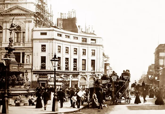 Framed Print : Piccadilly, London Framed Print : Piccadilly, London