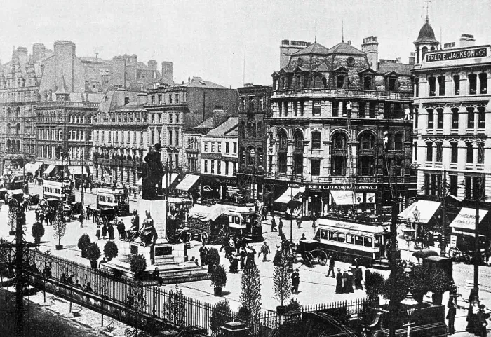 Framed Print : Piccadilly, Manchester Framed Print : Piccadilly, Manchester