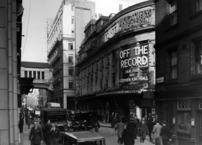Framed Print : Piccadilly Theatre, Denman Street, Piccadilly Framed Print : Piccadilly Theatre, Denman Street, Piccadilly