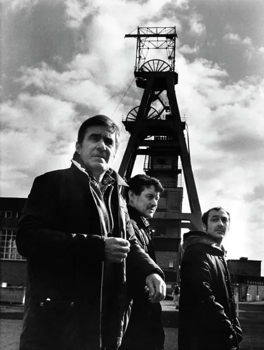 Framed Print : Pickets at Snowdown Colliery Framed Print : Pickets at Snowdown Colliery