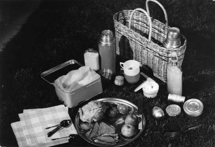 Framed Print : PICNIC HAMPER Framed Print : PICNIC HAMPER