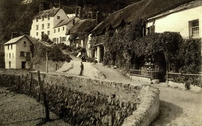 Framed Print : Picturesque view in Lynmouth, Devon Framed Print : Picturesque view in Lynmouth, Devon