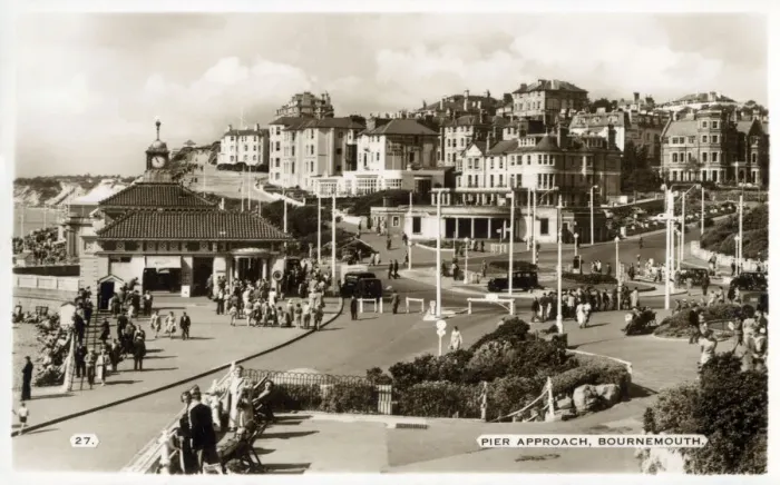Framed Print : Pier Approach, Bournemouth, Dorset Framed Print : Pier Approach, Bournemouth, Dorset