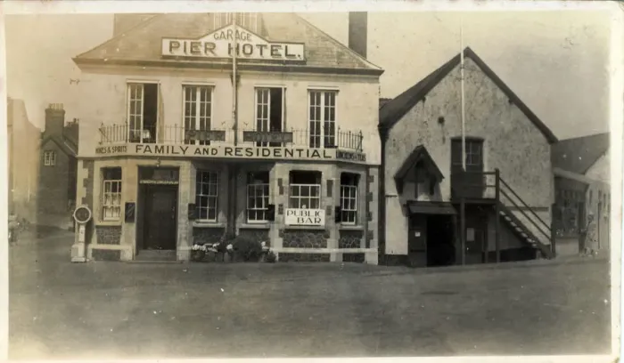 Framed Print : The Pier Hotel (Showing a Bull-nosed Morris Vintage Car) Framed Print : The Pier Hotel (Showing a Bull-nosed Morris Vintage Car)