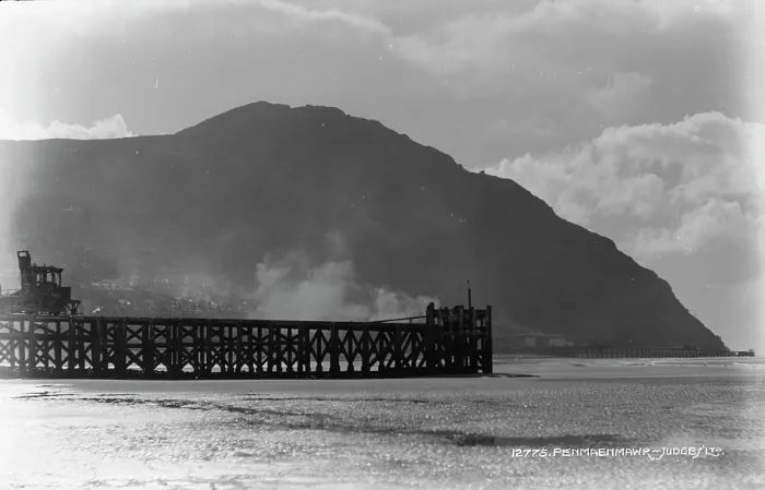 Framed Print : Pier at Penmaenmawr