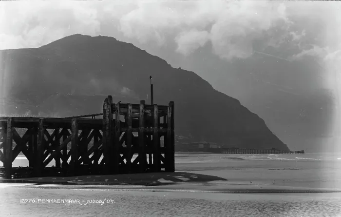 Framed Print : Pier at Penmaenmawr Framed Print : Pier at Penmaenmawr
