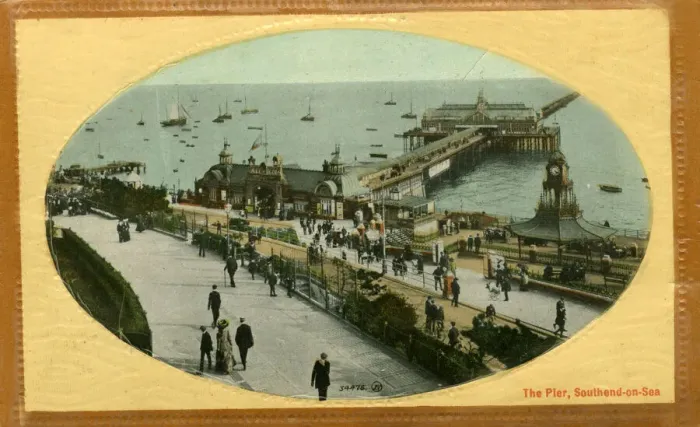 Framed Print : The Pier, Southend-on-Sea, Essex Framed Print : The Pier, Southend-on-Sea, Essex