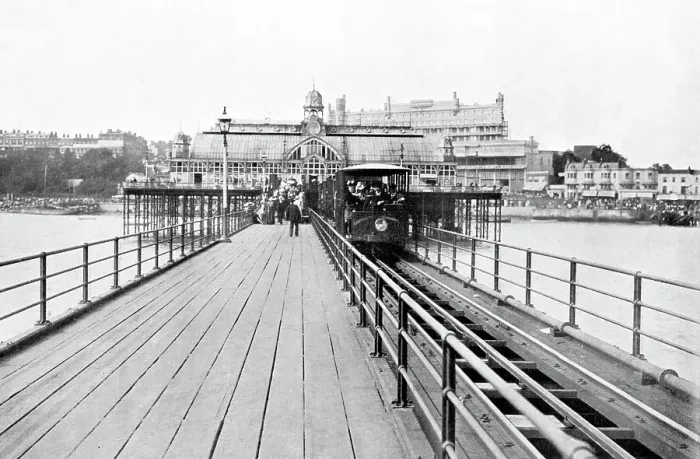 Framed Print : Pier and tramway, Southend on Sea Framed Print : Pier and tramway, Southend on Sea