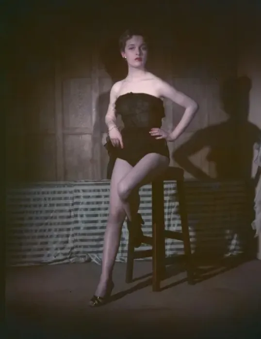 Framed Print : Pin-Up on Stool / 1950 Framed Print : Pin-Up on Stool / 1950