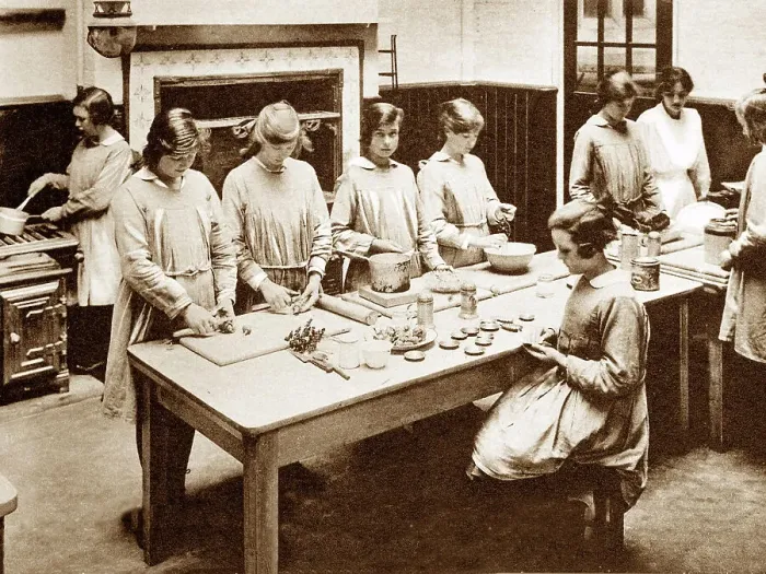 Framed Print : Pinner Royal Commercial Travellers School probably 1920 / 30s Framed Print : Pinner Royal Commercial Travellers School probably 1920 / 30s