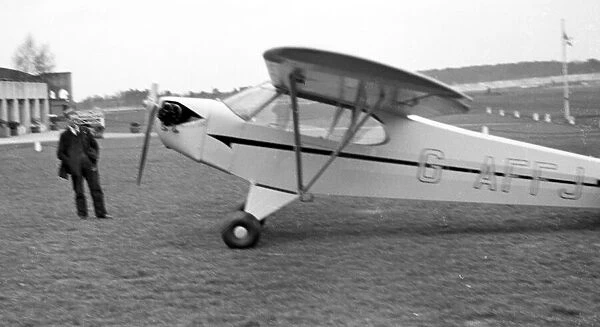 Piper J-3 Cub G-AFFJ with the Everell single-blade propeller