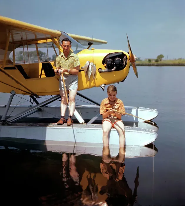 Framed Print : Piper J3-65 Cub float-plane Framed Print : Piper J3-65 Cub float-plane