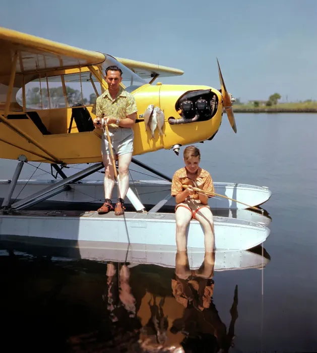 Framed Print : Piper J3-65 Cub float-plane Framed Print : Piper J3-65 Cub float-plane