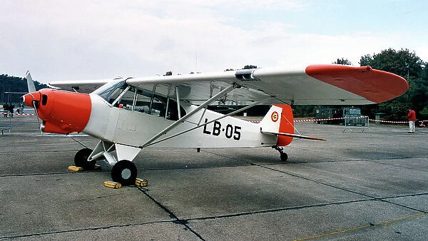 Piper L-21B Super Cub LB-05