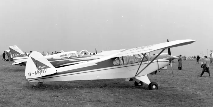Framed Print : Piper PA-18 Super Cub G-AREN Framed Print : Piper PA-18 Super Cub G-AREN
