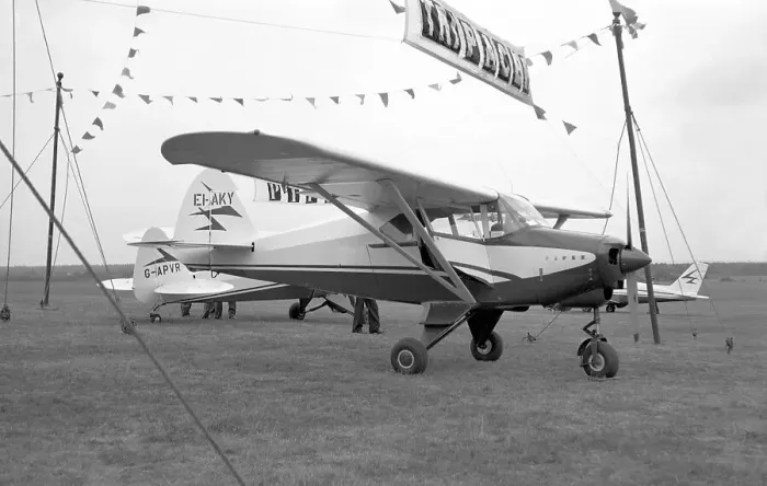 Framed Print : Piper PA-22 Tri-Pacer EI-AKY Framed Print : Piper PA-22 Tri-Pacer EI-AKY