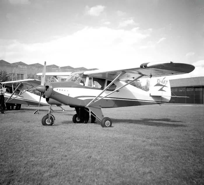 Framed Print : Piper PA-22 Tri-Pacer EI-AKY Framed Print : Piper PA-22 Tri-Pacer EI-AKY