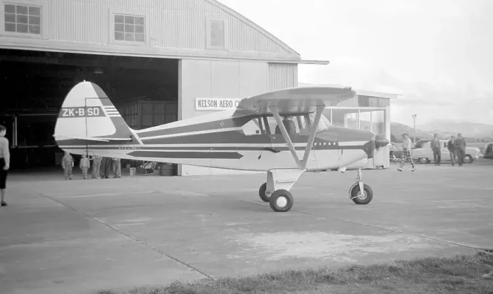 Framed Print : Piper PA-22 Tri-Pacer ZK-BSD Framed Print : Piper PA-22 Tri-Pacer ZK-BSD